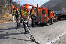 道路灌縫膠價格相差懸殊的原因