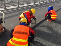 瀝青雙膜立面貼縫帶處理道路坑槽接縫密封