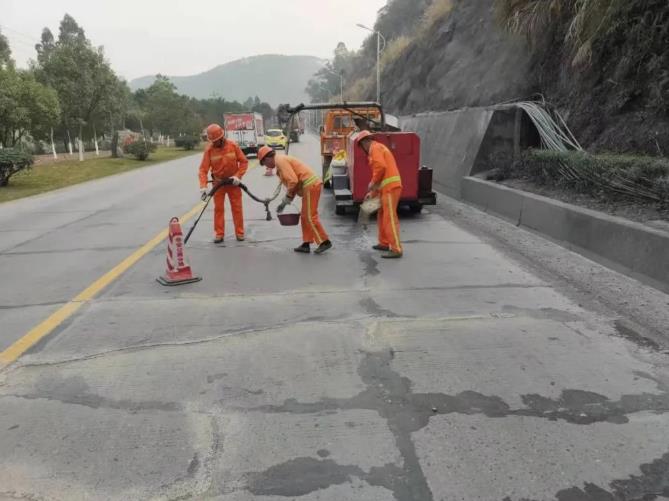 道路灌縫膠